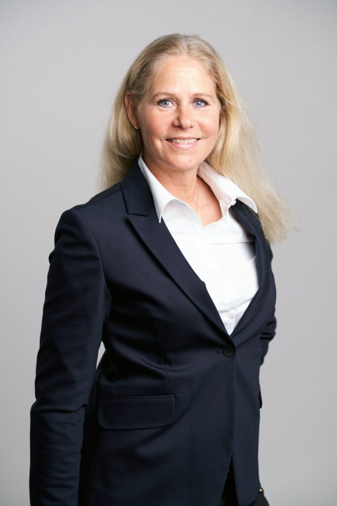 Lottie Saks, Exgternal Board director AWA